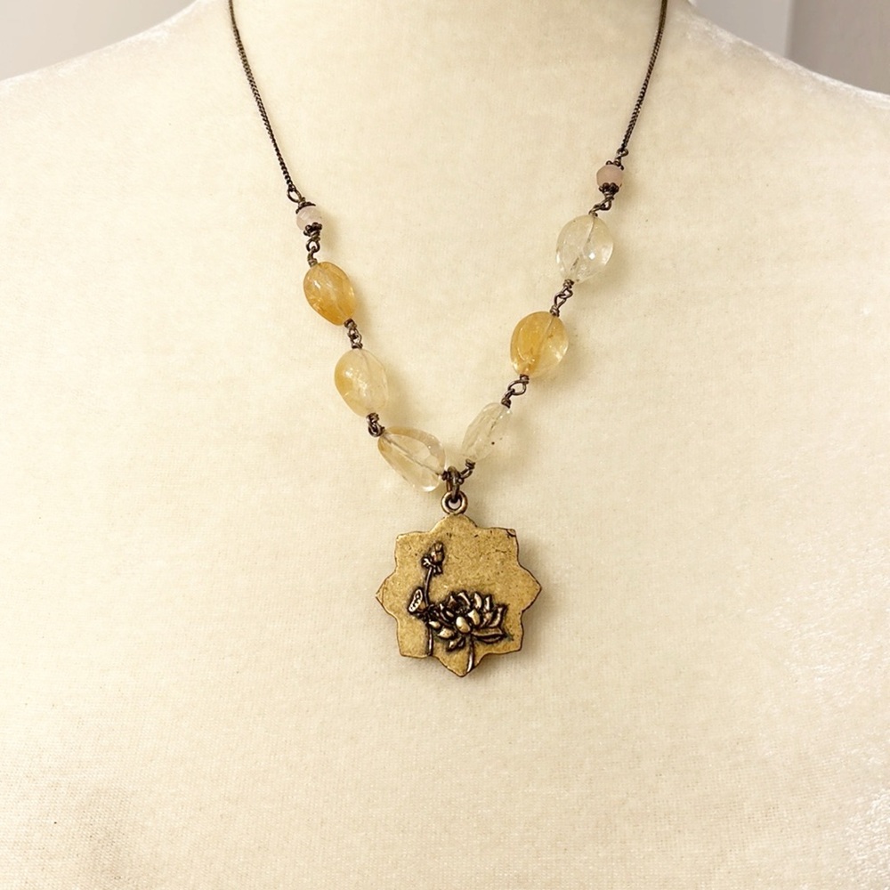 Vintage Lucky Brand Lotus Flower Natural Crystals Stone Medallion Necklace - Picture 2 of 6